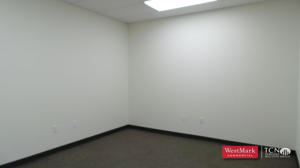 Office Condo for Sale or Lease: 5424 19th Street Suite 402, Lubbock, TX 79407